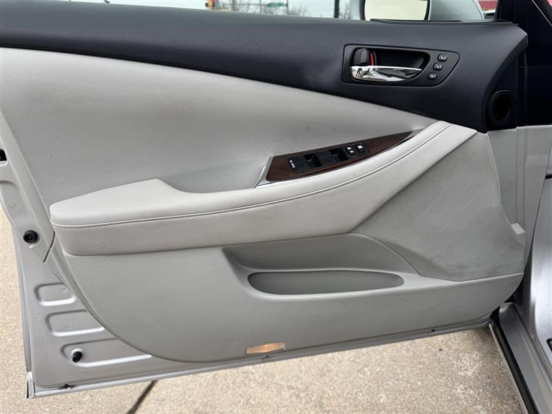 Lexus ES 350 Sedan 2011