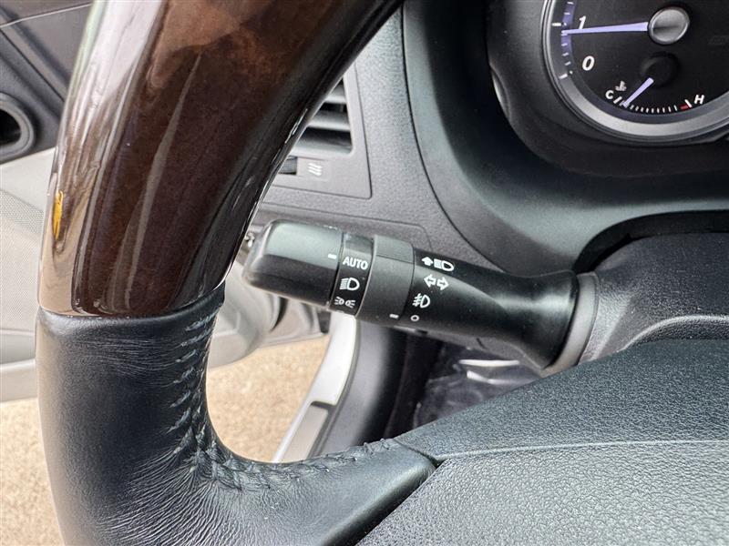 Lexus ES 350 Sedan 2011