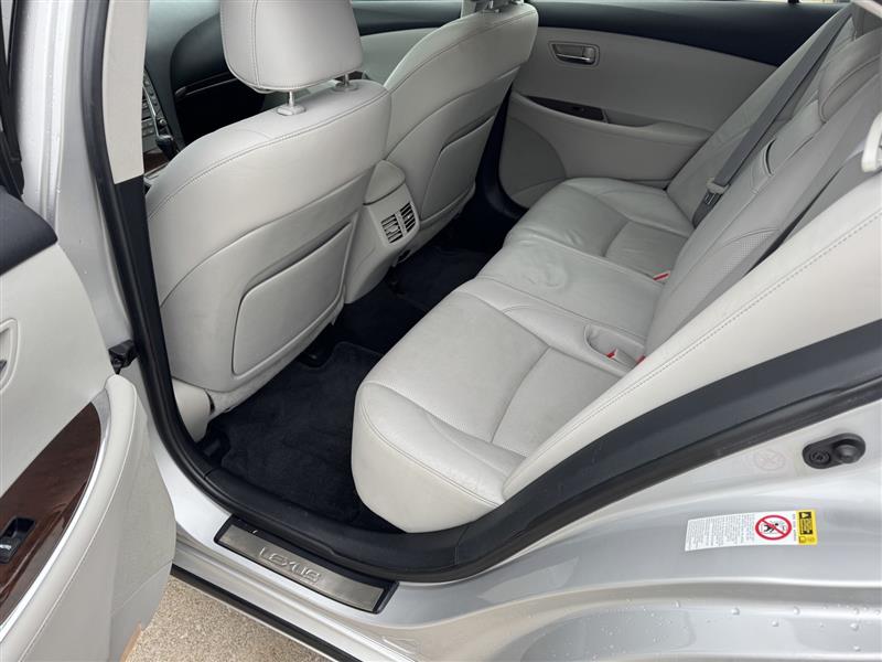 Lexus ES 350 Sedan 2011