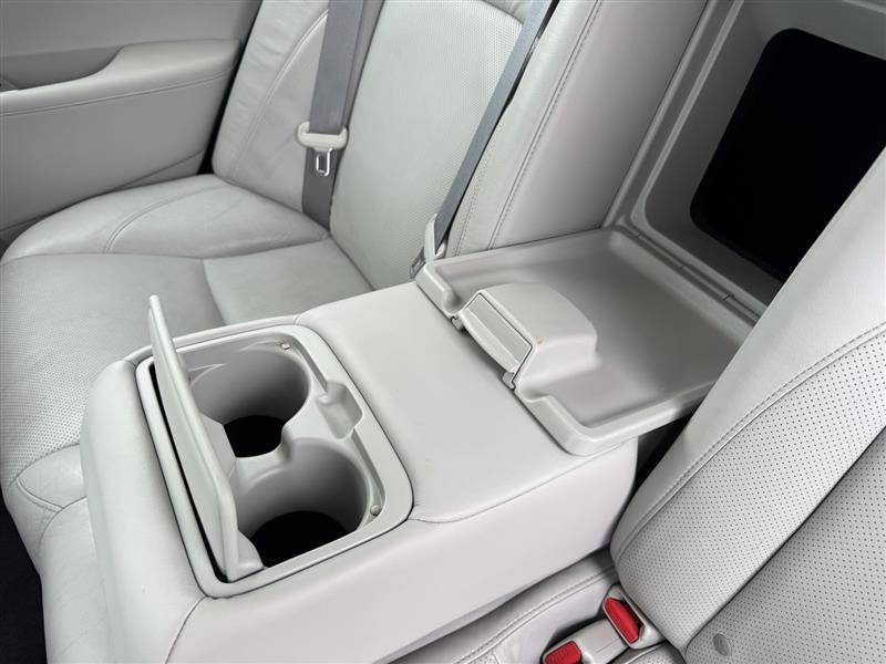 Lexus ES 350 Sedan 2011