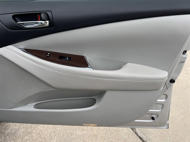 Lexus ES 350 Sedan 2011