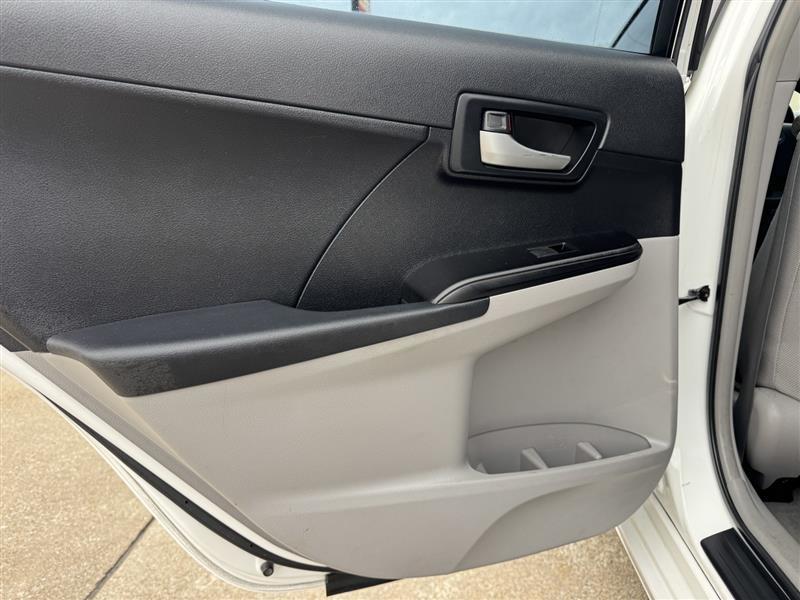 Toyota Camry LE 2012