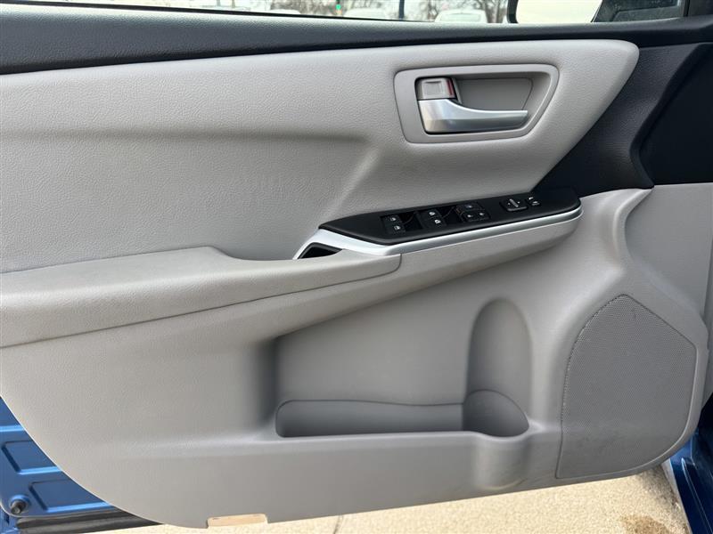 Toyota Camry SE 2017