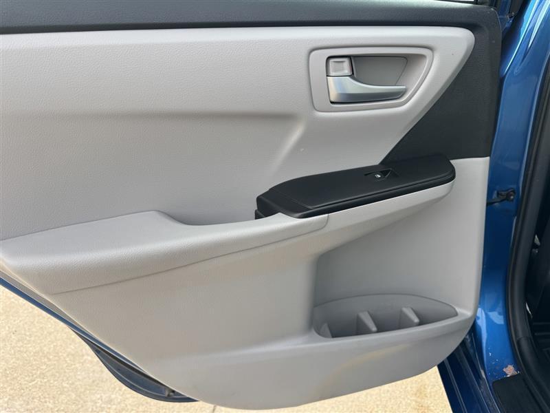 Toyota Camry SE 2017