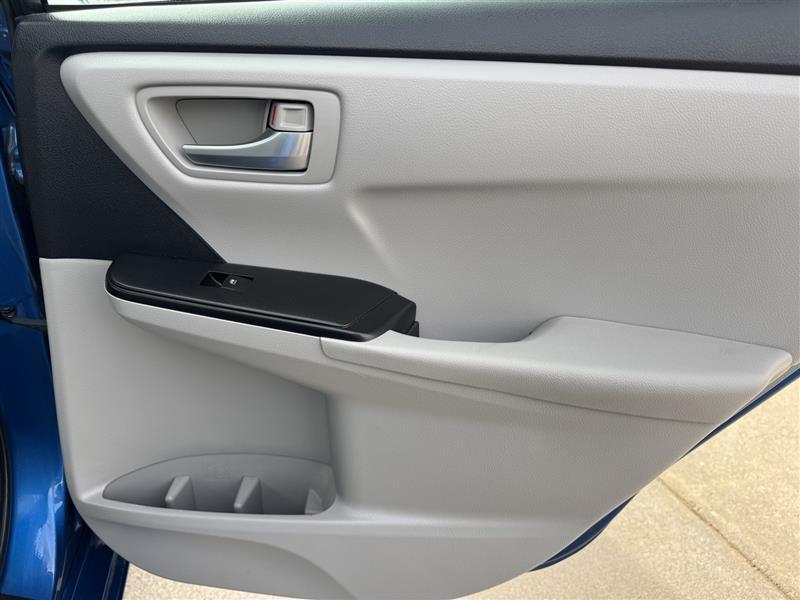 Toyota Camry SE 2017