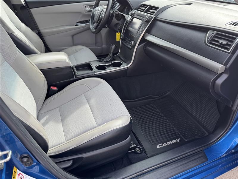 Toyota Camry SE 2017