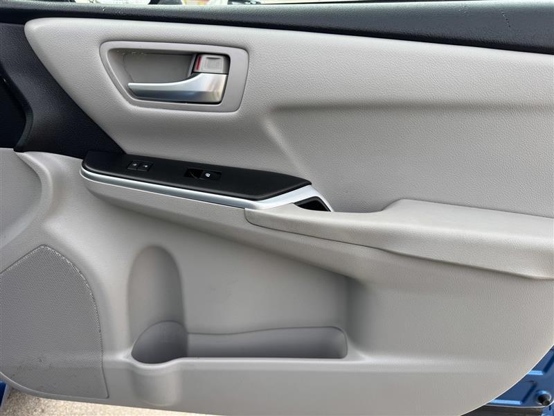 Toyota Camry SE 2017