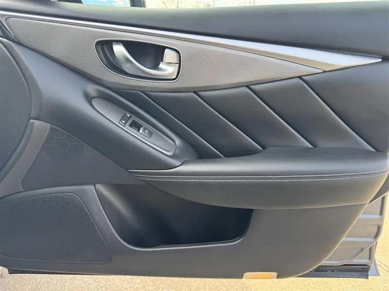 Infiniti Q50 Premium 4D Sedan AWD 3.0t 2016