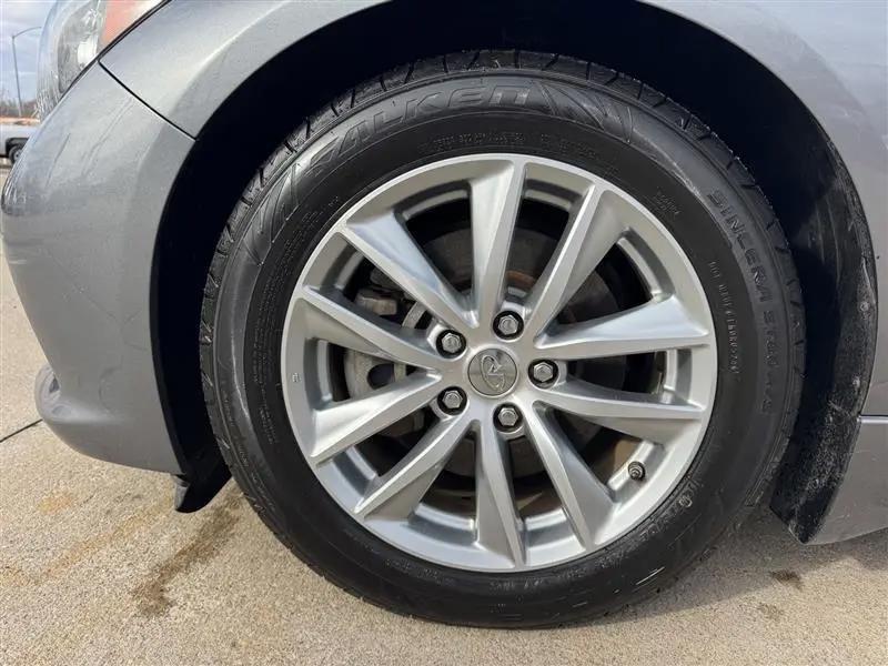 Infiniti Q50 Premium 4D Sedan AWD 3.0t 2016