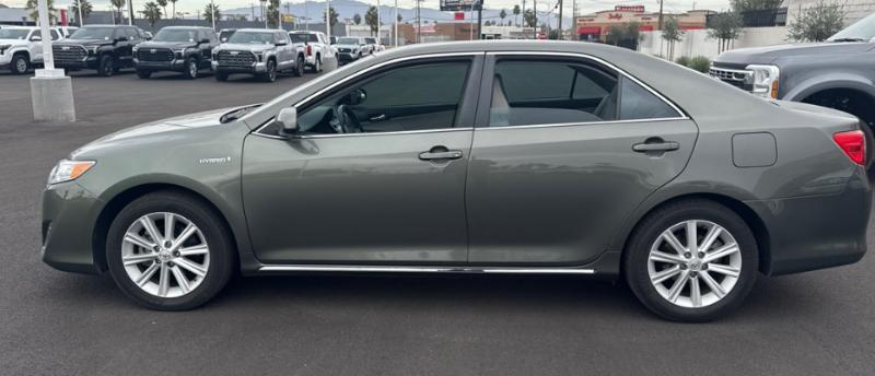 Toyota Camry Hybrid XLE 2014