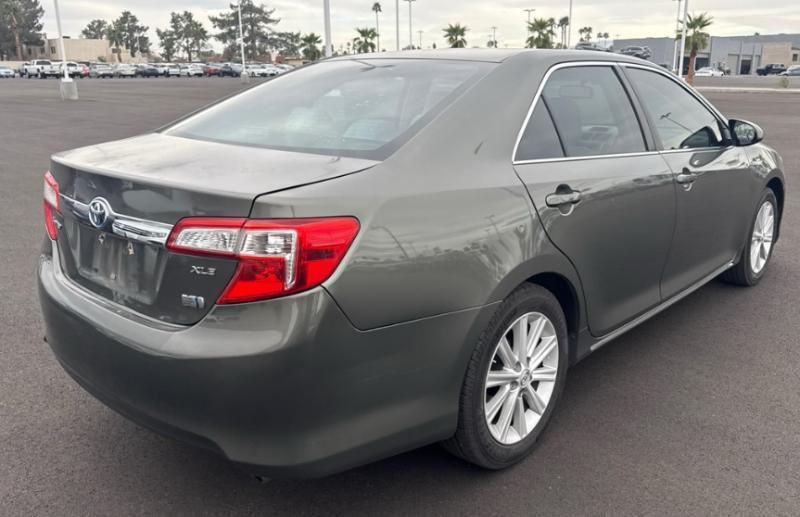 Toyota Camry Hybrid XLE 2014