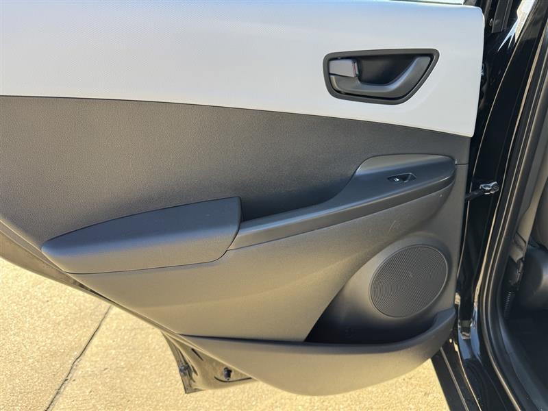 Hyundai Kona SE AWD 2021