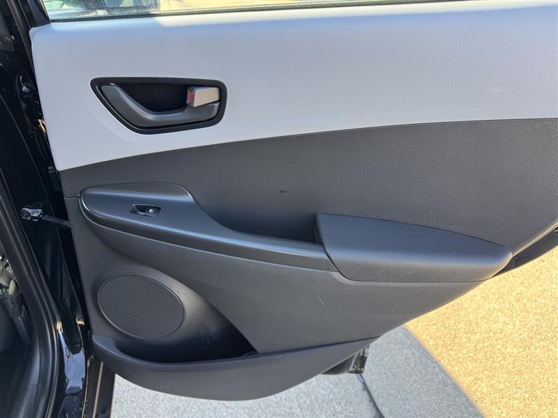 Hyundai Kona SE AWD 2021