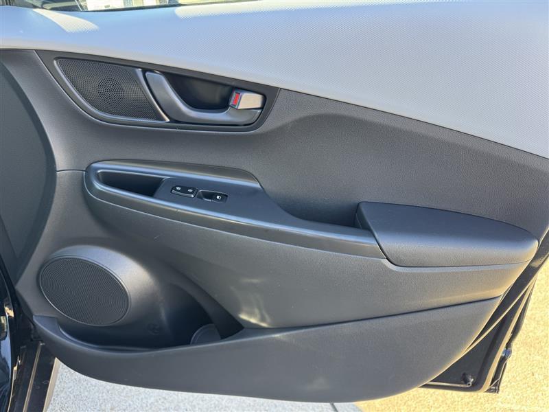 Hyundai Kona SE AWD 2021