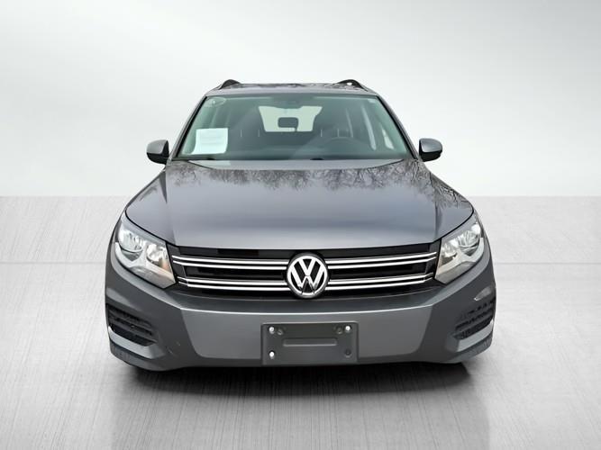 Volkswagen Tiguan S 2016