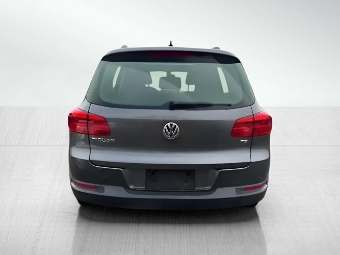 Volkswagen Tiguan S 2016