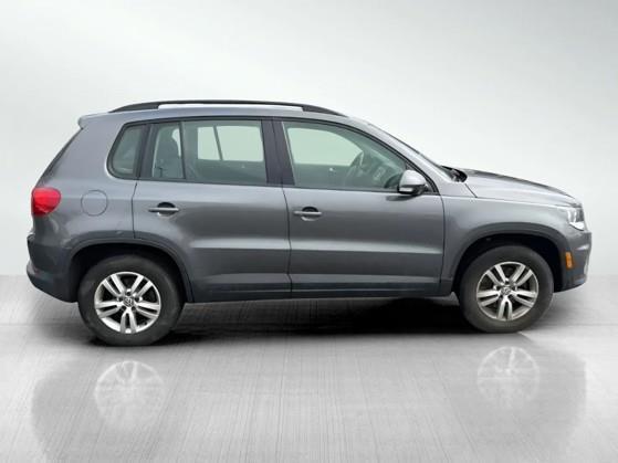 Volkswagen Tiguan S 2016