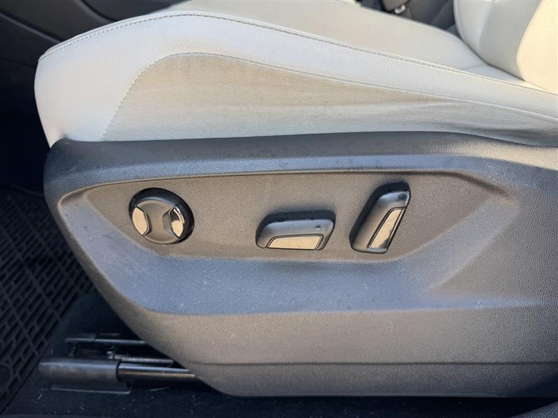 Volkswagen Tiguan SE 2018