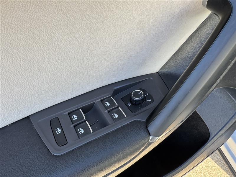 Volkswagen Tiguan SE 2018