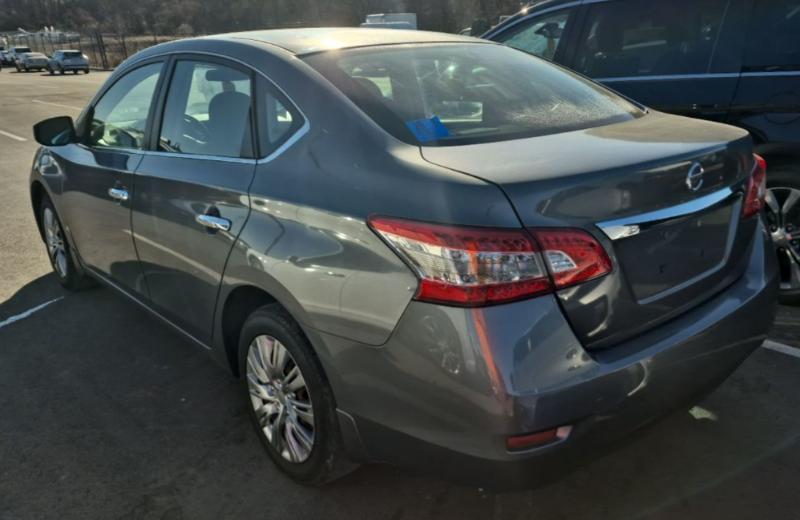 Nissan Sentra S 2015