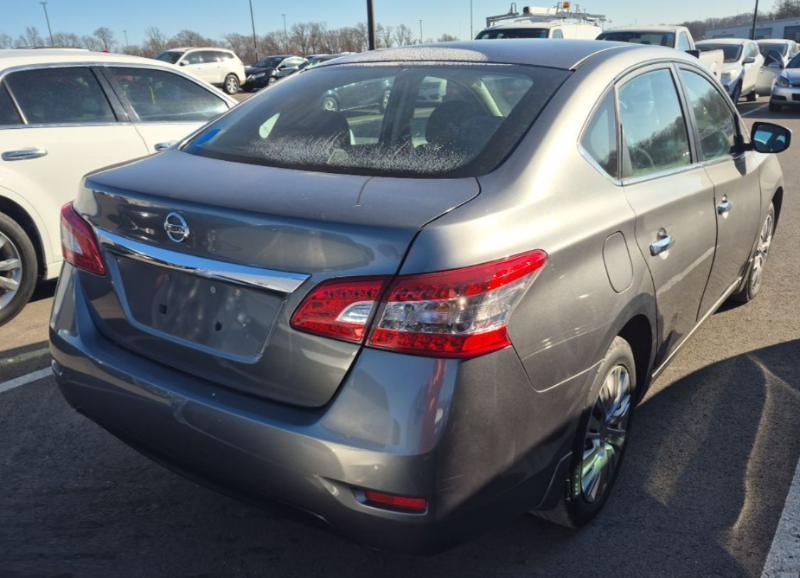 Nissan Sentra S 2015
