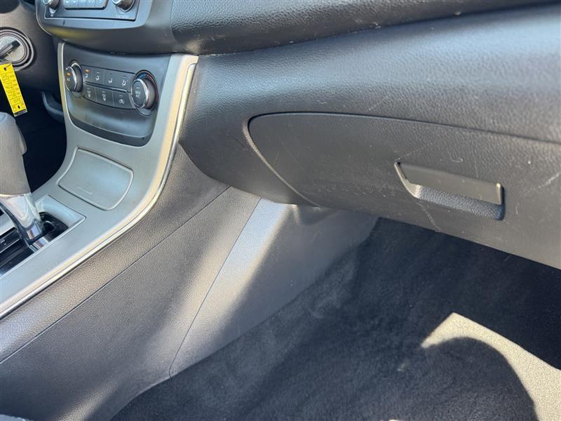 Nissan Sentra S 2015