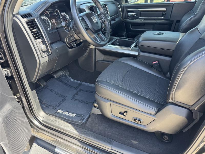 RAM 1500 SPORT SWB 4WD 2015