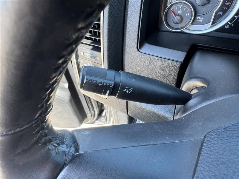 RAM 1500 SPORT SWB 4WD 2015