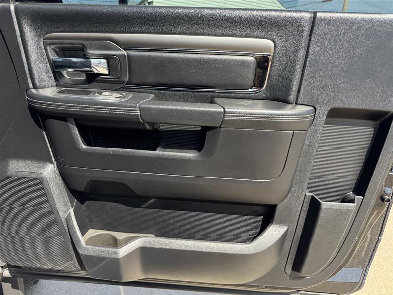 RAM 1500 SPORT SWB 4WD 2015