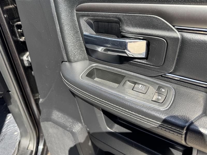 RAM 1500 SPORT SWB 4WD 2015