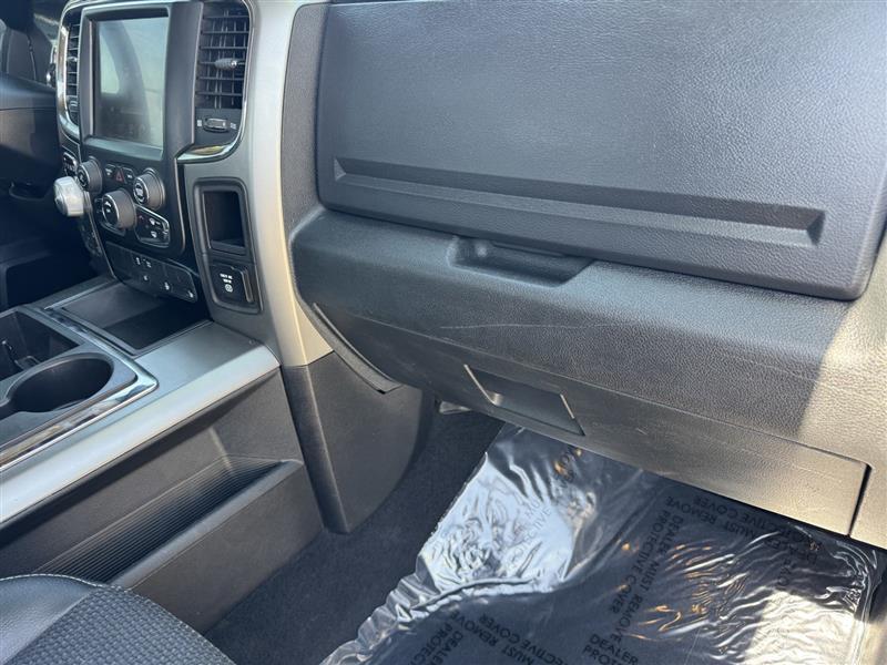 RAM 1500 SPORT SWB 4WD 2015