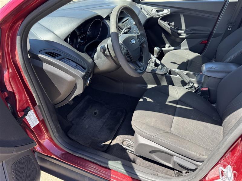 Ford Focus SE Sedan 2017