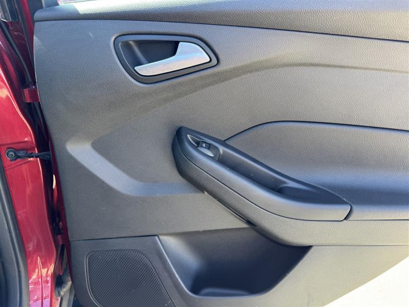 Ford Focus SE Sedan 2017