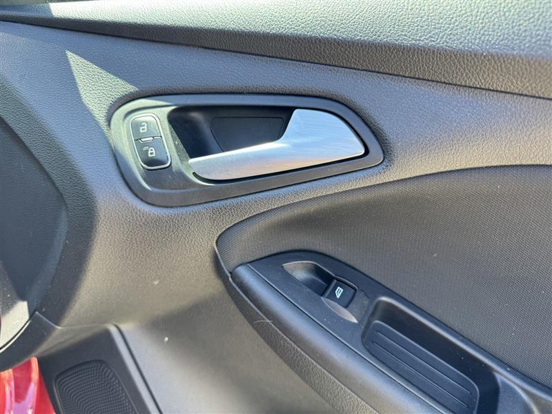 Ford Focus SE Sedan 2017