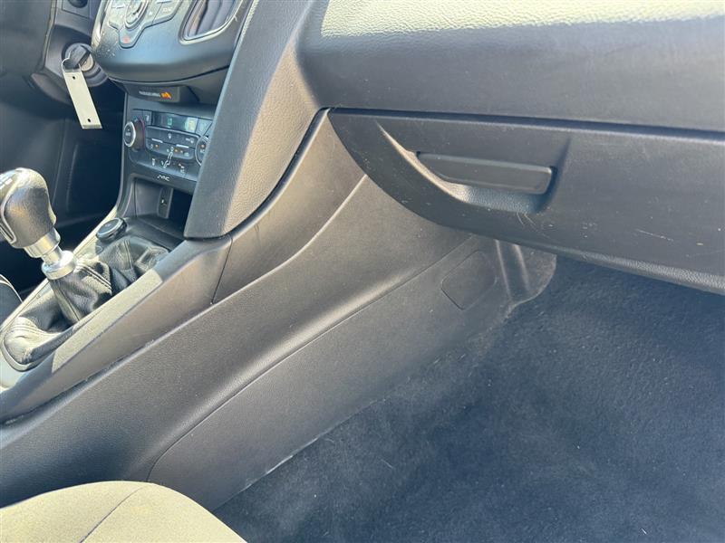 Ford Focus SE Sedan 2017