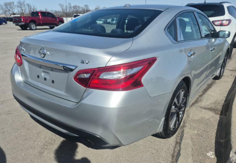 Nissan Altima 2.5 SV 2017