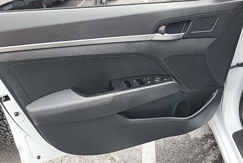 Hyundai Elantra SE 2020