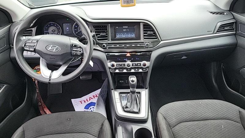 Hyundai Elantra SE 2020