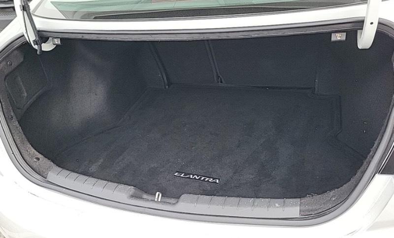 Hyundai Elantra SE 2020