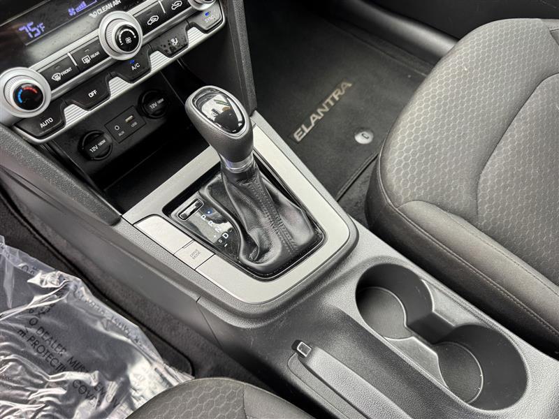 Hyundai Elantra SE 2020