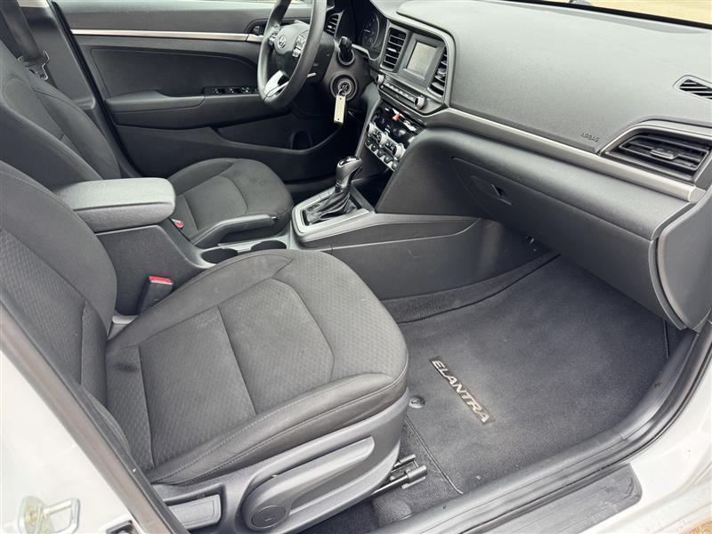 Hyundai Elantra SE 2020