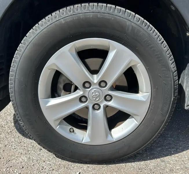 Toyota RAV4 XLE FWD 2013