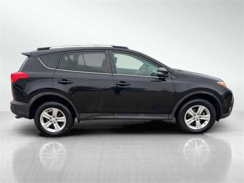 Toyota RAV4 XLE FWD 2013