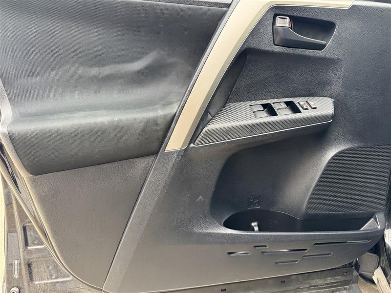 Toyota RAV4 XLE FWD 2013