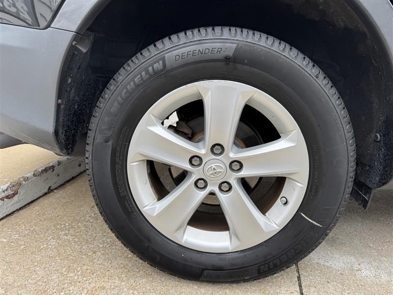 Toyota RAV4 XLE FWD 2013