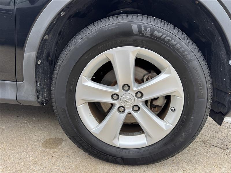 Toyota RAV4 XLE FWD 2013