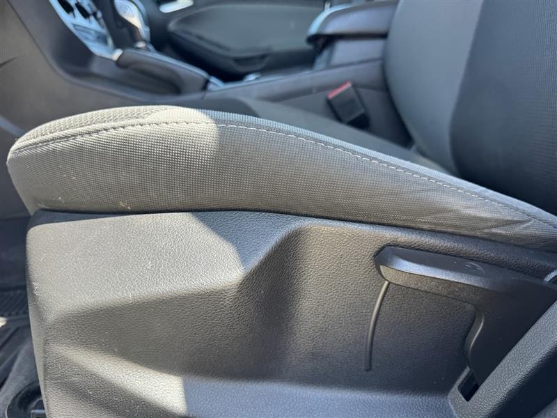 Ford Focus SE Sedan 2014
