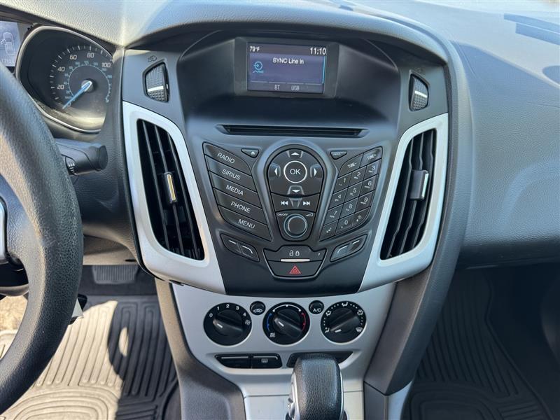 Ford Focus SE Sedan 2014