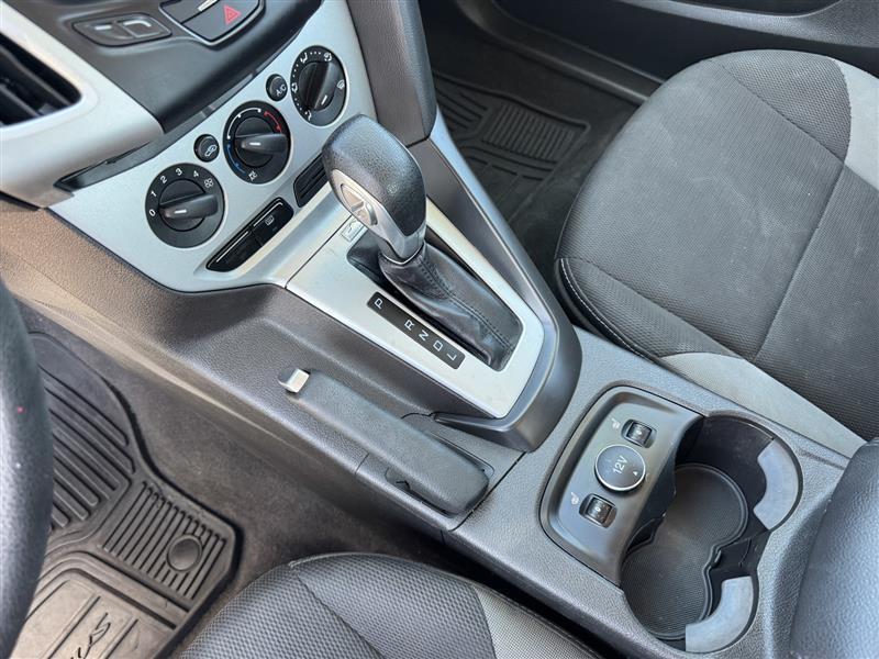 Ford Focus SE Sedan 2014
