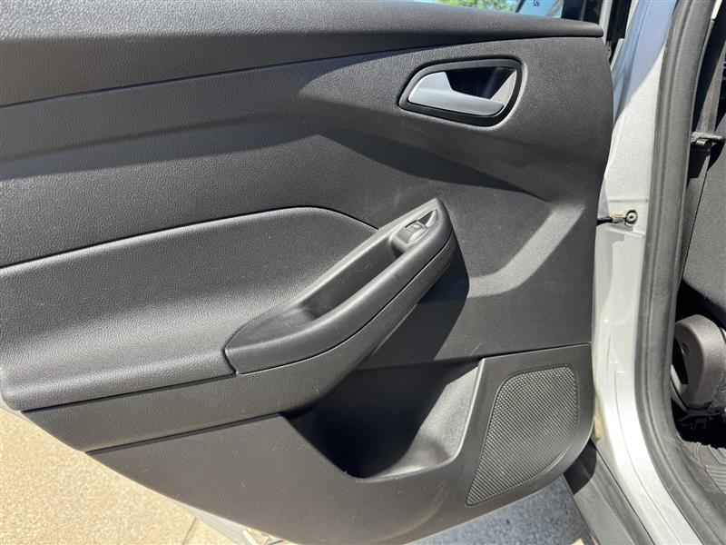 Ford Focus SE Sedan 2014